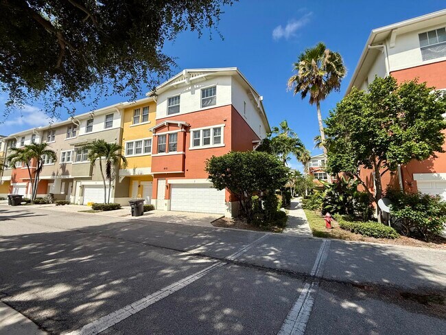 810 Marina Del Ray Ln in West Palm Beach, FL - Building Photo - Building Photo