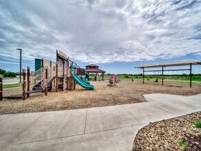 9733 Tinsley St in Aubrey, TX - Foto de edificio - Building Photo