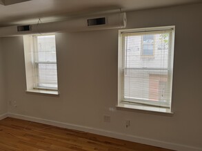 217 Vine St, Unit Old City Bi Level apt 1R in Philadelphia, PA - Building Photo - Building Photo