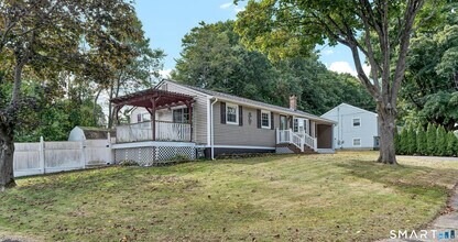 75 Glenwood Dr in Plainville, CT - Building Photo - Building Photo