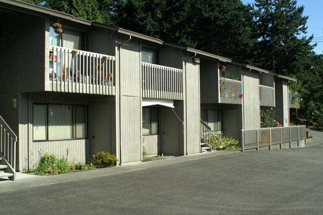 Tanager Crest Apartments in Bellevue, WA - Building Photo - Building Photo