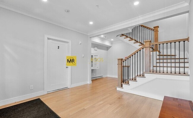 535 Newbury St, Unit 6 in Boston, MA - Foto de edificio - Building Photo