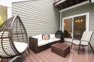 178 Bishops Forest Dr in Waltham, MA - Building Photo - Building Photo