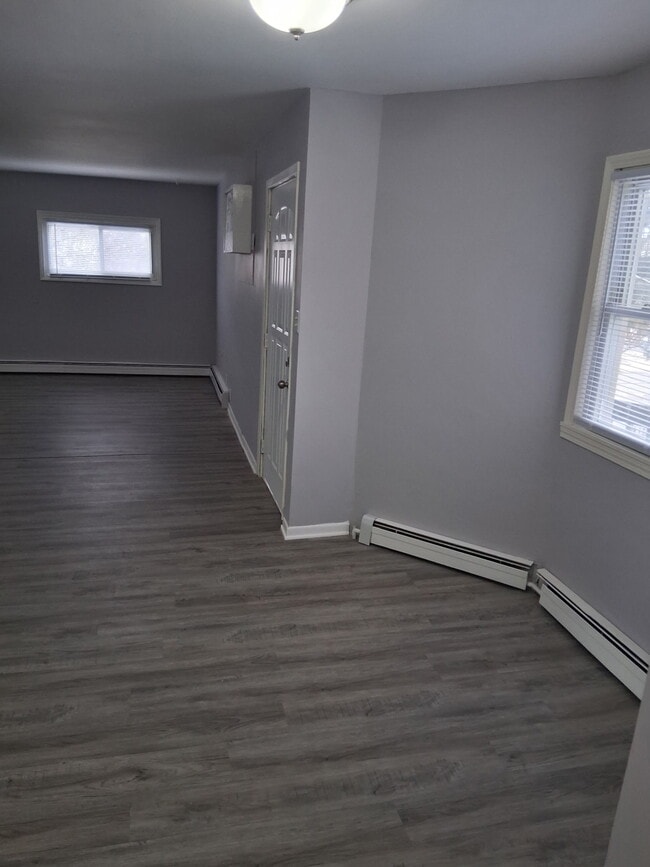 254 E Jackson St, Unit 2nd Floor Front