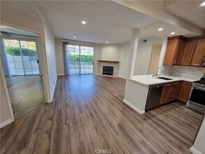 23615 Del Monte Dr., Unit 345 in Santa Clarita, CA - Building Photo - Building Photo