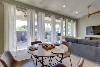 833 Gary Ln in Phoenix, AZ - Building Photo - Building Photo