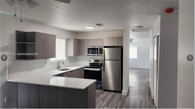 580 NW 58th St in Miami, FL - Building Photo - Building Photo