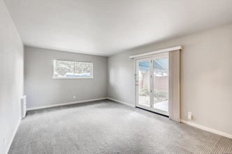 2201 S Holly St, Unit 1 in Denver, CO - Building Photo - Building Photo