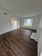 9311 Woodcrest Dr in Huntington Beach, CA - Building Photo - Building Photo