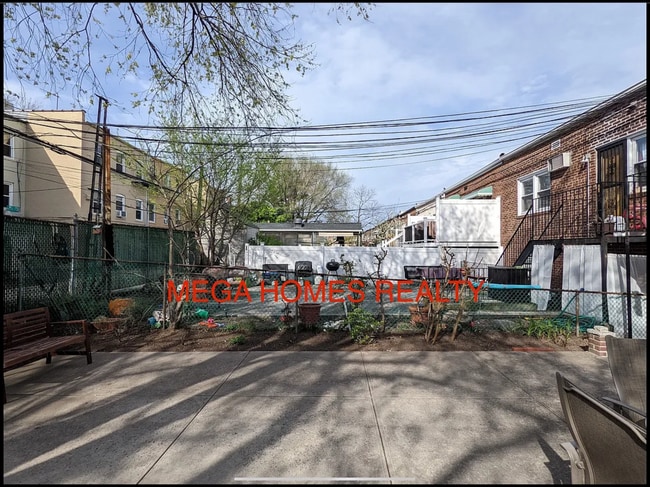 2136 47th St, Unit 1 in Astoria, NY - Building Photo - Building Photo