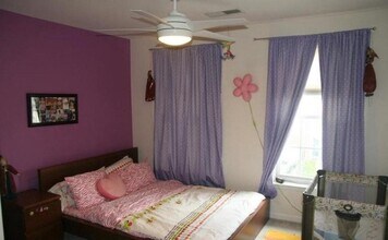 13088 Rose Petal Cir in Herndon, VA - Building Photo - Building Photo
