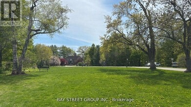 1242 McBride Ave in Mississauga, ON - Building Photo - Building Photo