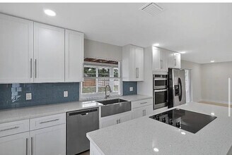 219 SE 13th St in Deerfield Beach, FL - Building Photo - Building Photo