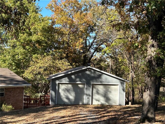 12871 Schoolhouse Dr in Lowell, AR - Foto de edificio - Building Photo