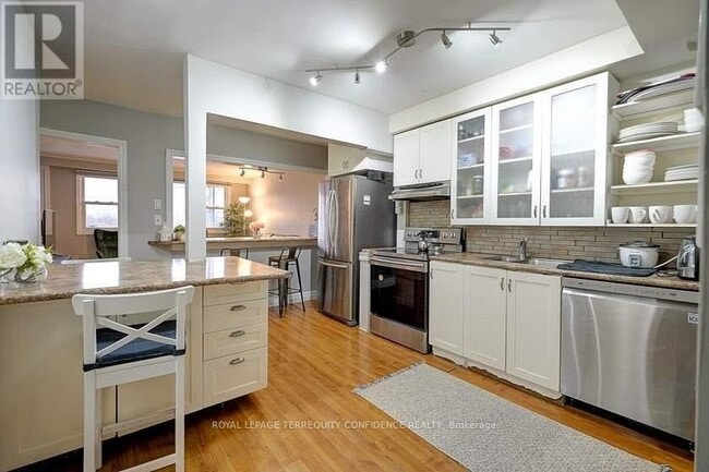 834 SHEPPARD Ave in Toronto, ON - Building Photo - Building Photo