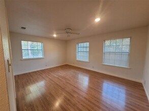 306 E Anderson Ave in Round Rock, TX - Building Photo - Building Photo