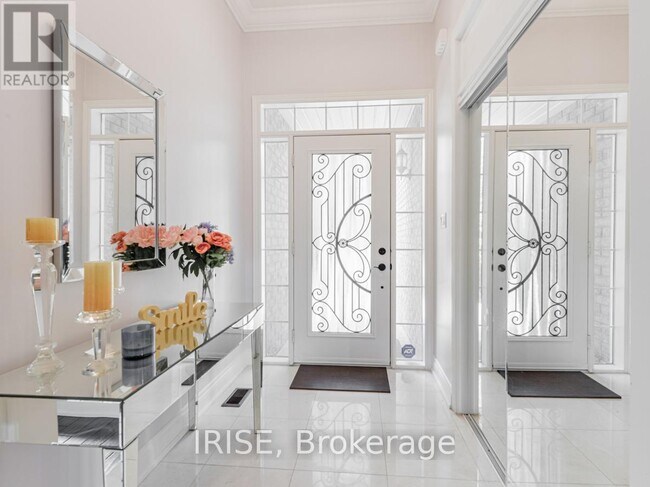 201 Sunset Beach Rd in Richmond Hill, ON - Building Photo - Building Photo