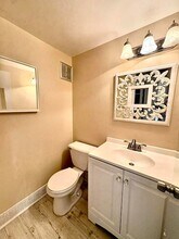 39 Waltham B in West Palm Beach, FL - Foto de edificio - Building Photo