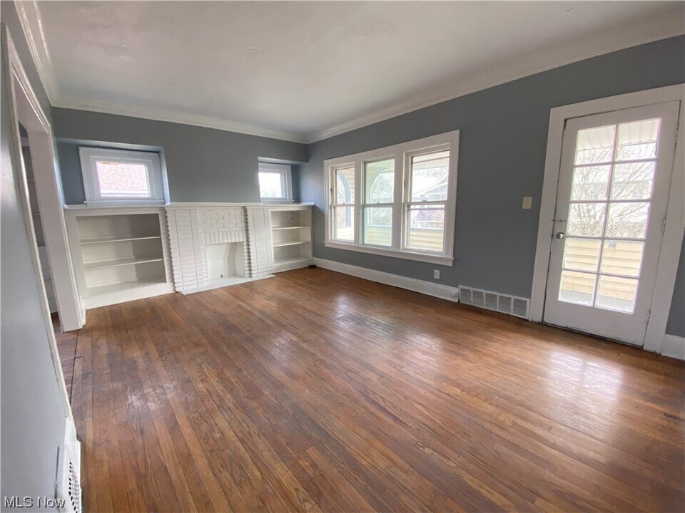 3680 E 144th St, Unit 2 in Cleveland, OH - Building Photo