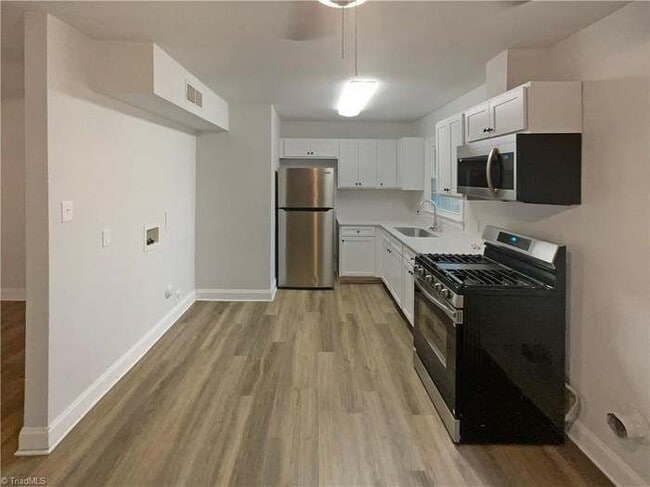 4043 Larkspur Pl in Winston-Salem, NC - Building Photo - Building Photo