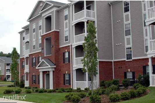 765 Denali Way-Unit -APT 103 in Charlottesville, VA - Foto de edificio - Building Photo