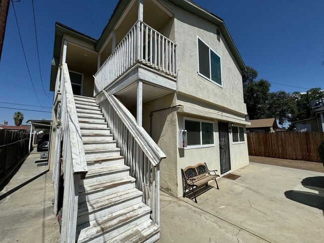 property at 606 Quincy St