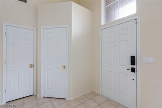 8204 Burgesshill Ave in Las Vegas, NV - Building Photo - Building Photo