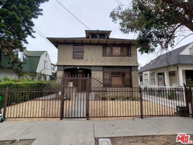 property at 2108 Oak St