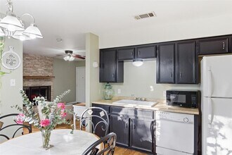 105 Norwood Dr in Georgetown, TX - Building Photo - Building Photo