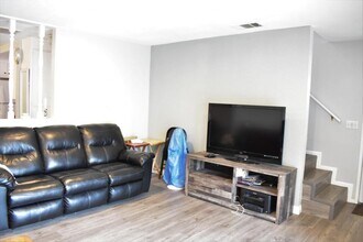 17330 Curtis Ave in Lake Elsinore, CA - Foto de edificio - Building Photo
