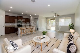 2465 W Arroyo Way in San Tan Valley, AZ - Building Photo - Building Photo