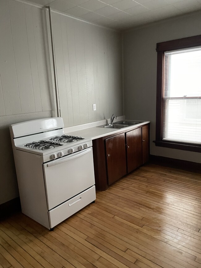 1403 Williamson St, Unit B in Madison, WI - Building Photo - Building Photo