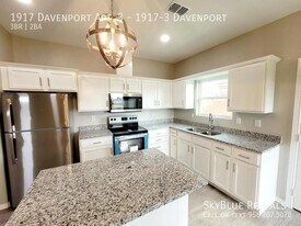 1917 Davenport St in Weslaco, TX - Building Photo