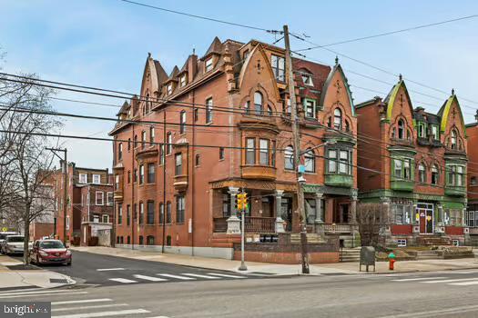 4200 Parkside Ave in Philadelphia, PA - Building Photo