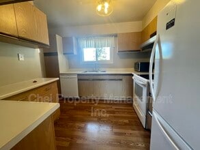 4403 Riverbend Rd NW in Edmonton, AB - Building Photo - Building Photo