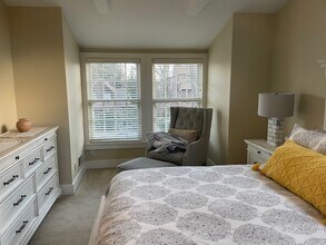 4 Sycamore Ln in West Hartford, CT - Building Photo - Building Photo