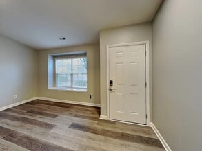 302 Graham Meadow Dr in Charlotte, NC - Building Photo - Building Photo