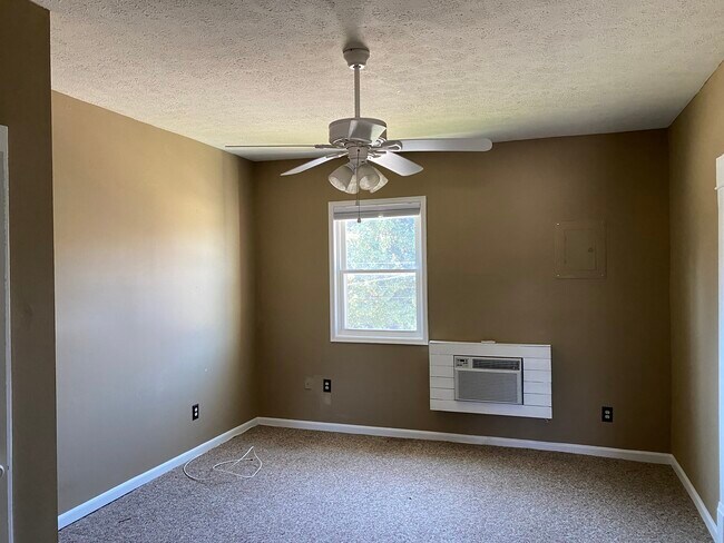 200 S Seminary St in Madisonville, KY - Building Photo - Building Photo