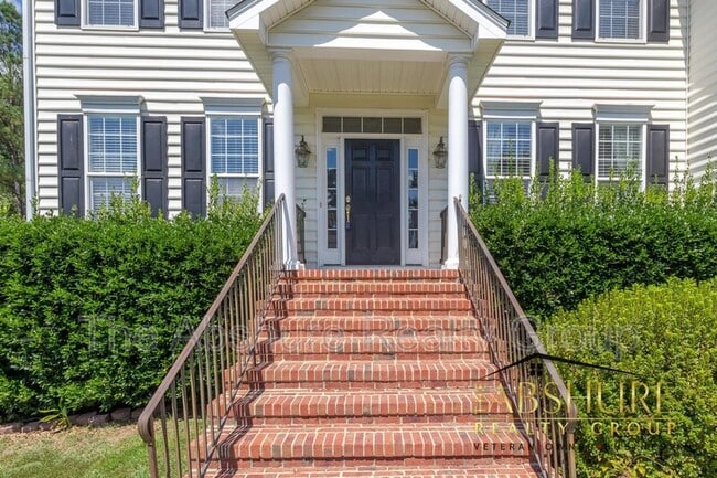 1410 Fairfax Woods Dr in Apex, NC - Building Photo - Building Photo