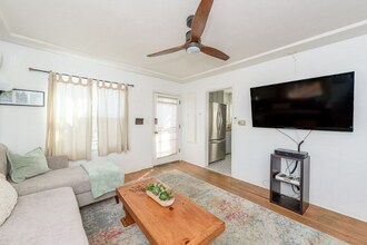 3270 Cedar St in San Diego, CA - Building Photo - Building Photo