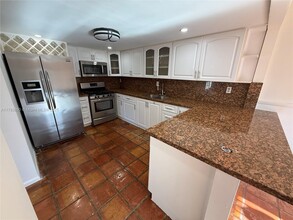 6540 SW 114th Pl in Miami, FL - Building Photo - Building Photo