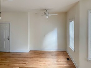 3818 N Sheffield Ave, Unit 1 in Chicago, IL - Building Photo - Building Photo
