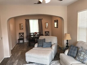 37435 Paseo Tulipa in Murrieta, CA - Foto de edificio - Building Photo