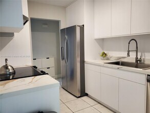 9400 SW 180th St in Palmetto Bay, FL - Building Photo - Building Photo