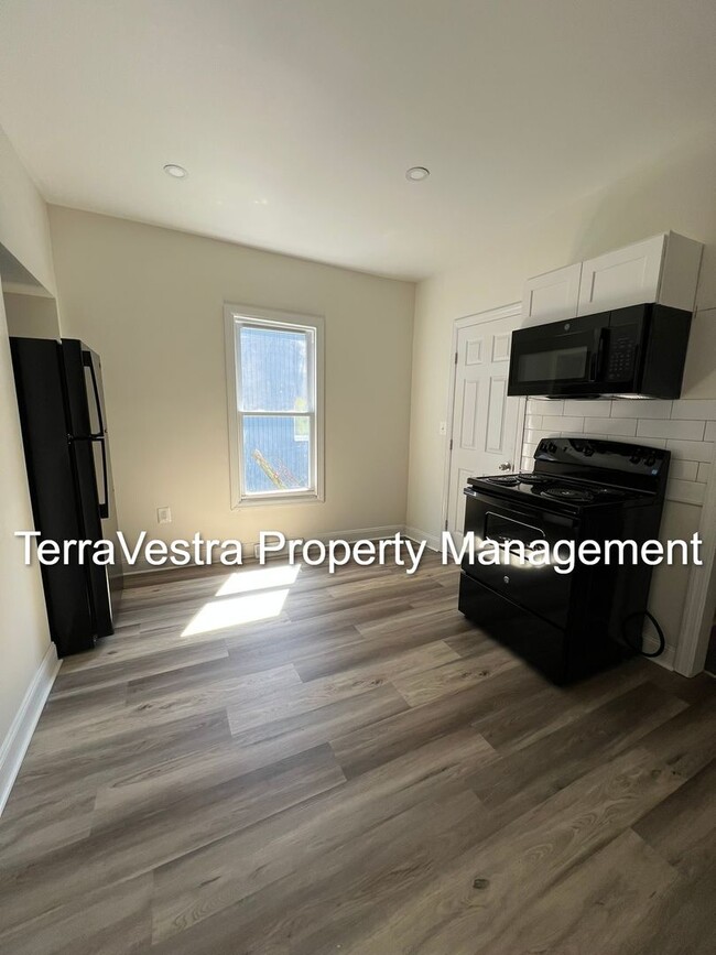 326-328 S 4th St in Millville, NJ - Foto de edificio - Building Photo