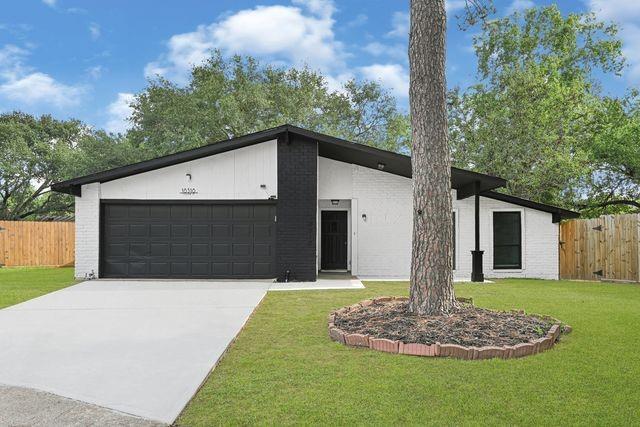 property at 18318 Cassina Ln