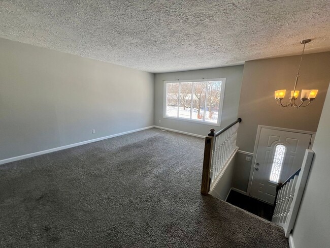 114 Ginger Creek Ct in Bloomington, IL - Building Photo - Building Photo