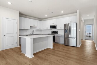 2406 Ownby Ln in Richmond, VA - Building Photo - Building Photo