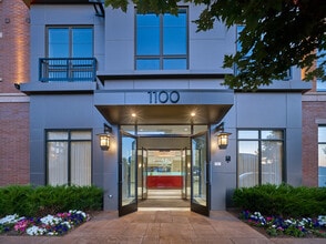 Vermella Harrison in Harrison, NJ - Foto de edificio - Building Photo