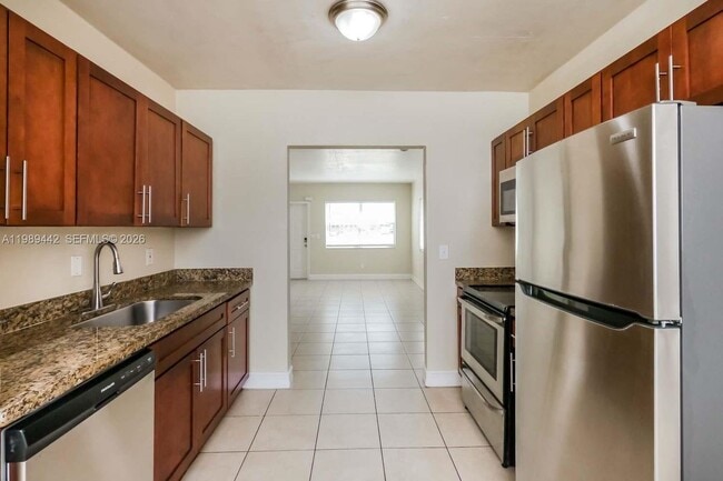 1511 NE 205th Terrace in Miami, FL - Building Photo - Building Photo